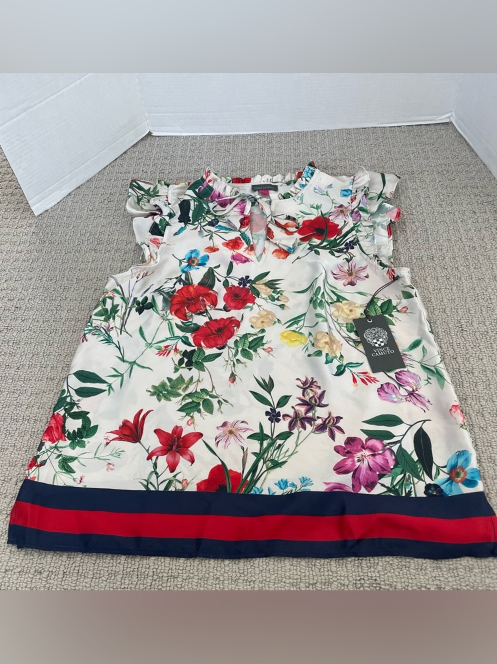NWT Vince Camuto women’s floral top - Picture 7 of 10